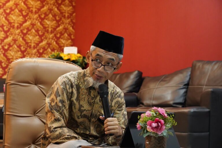 Meningkatkan profesionalisme dan keikhlasan kerja
