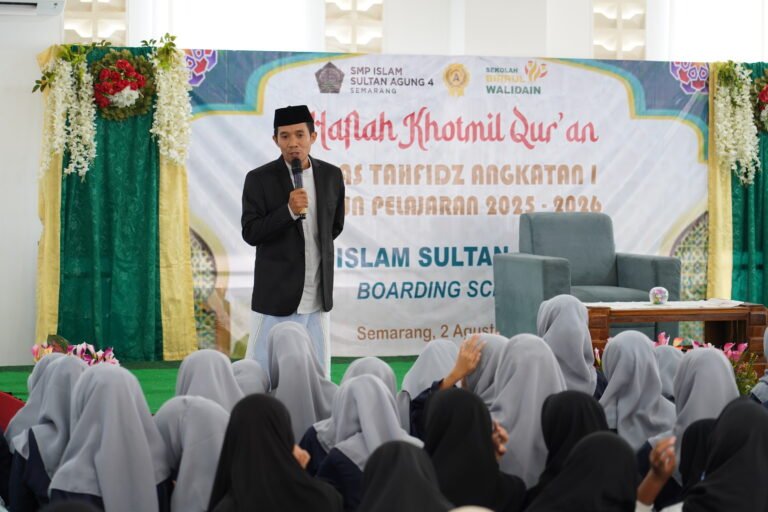 Haflah Khotmil Qur’an SMP Islam Sultan Agung 4 Boarding School Semarang; 60 Siswa Tahfidz Terima Syahadah