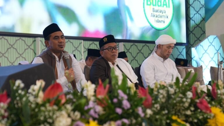 Wagub Taj Yasin dan Habib Bidin Meriahkan Unissula Bersholawat