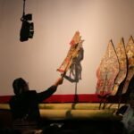 Unissula Nguri-uri Budaya Melalui Pagelaran Wayang Kulit