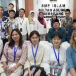 PAI Unissula Ajak Mahasiswa Asing Berbagi Inspirasi di Sekolah Mitra