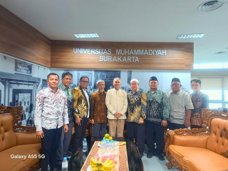 YBW-SA Lakukan Kunjungan Ke UMS Surakarta Terkait Pengembangan Kelas Internasional