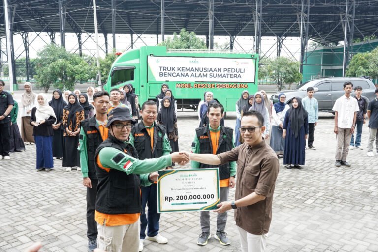 LAZIS Sultan Agung Lepas Relawan untuk Misi Kemanusiaan Banjir Bandang di Sumatera