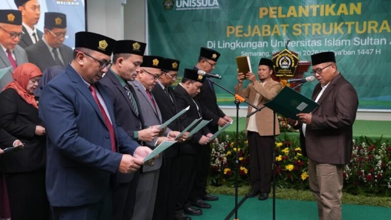 Rektor Unissula Lantik 11 Pejabat Struktural Baru, Tekankan Kepemimpinan Amanah