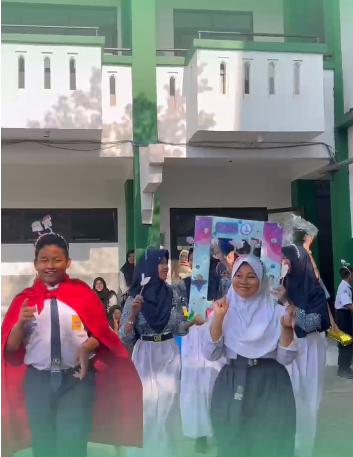 Kandidat Ketua OSIS SMP Islam Sultan Agung 4 Paparkan Visi dan Misi di Hadapan Siswa