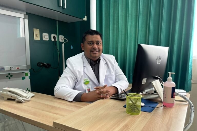 Dokter RSI Sultan Agung Luruskan 3 Mitos Operasi Ganti Sendi Lutut pada Lansia